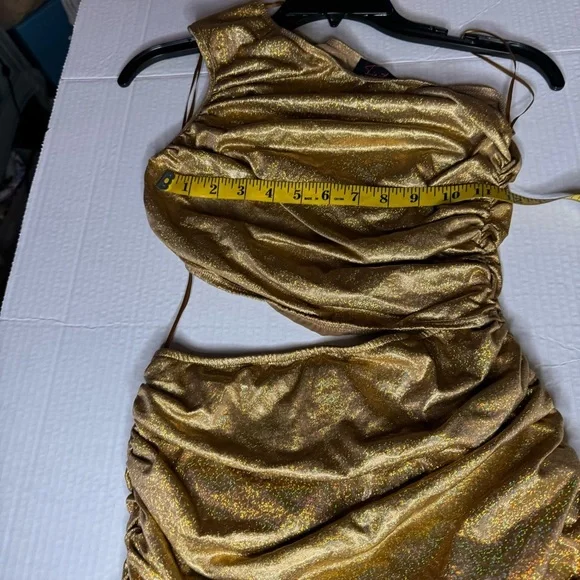 One shoulder gold ruched dress size small - Picture 6 of 7